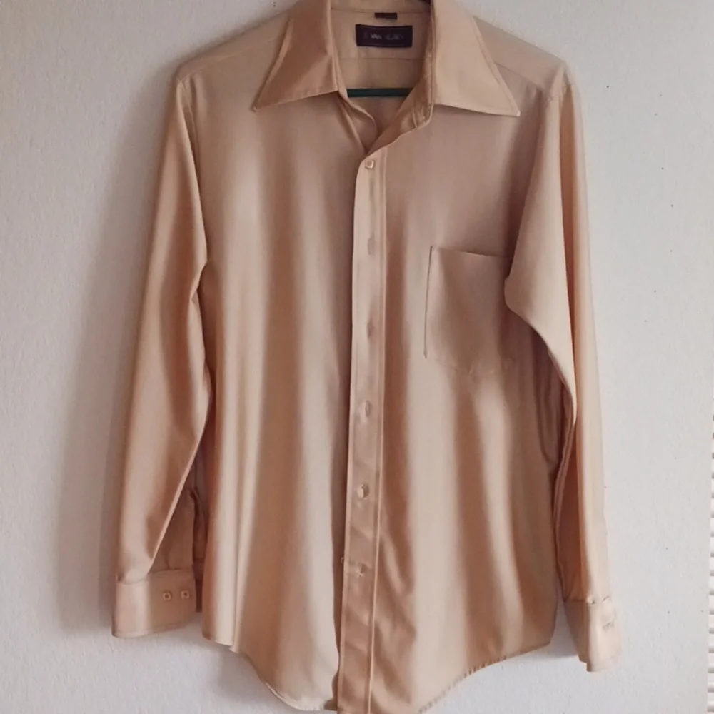 Vintage 70s Van Heusen nylon button down retro shirt - Picture 2 of 11